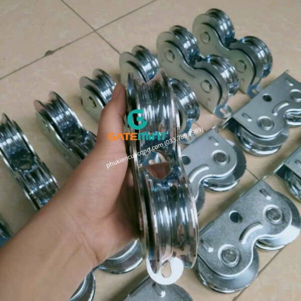 Bánh Xe Đôi Cổng Trượt Ray UV, D80 GateMint được thiết kế chắc chắn với khả năng chịu tải cao, giúp cổng vận hành ổn định và êm ái, chuyên sử dụng cho cổng lùa