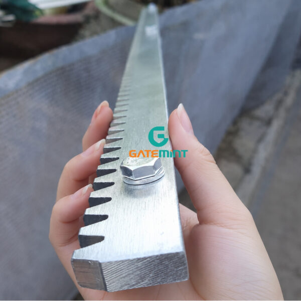 Thanh Ray Motor giúp liên kết motor và cổng lùa để cổng trượt êm ái