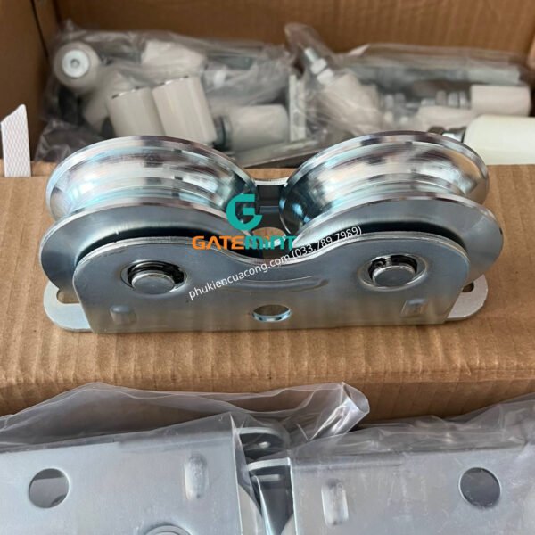 Bánh Xe Đôi Cổng Trượt Ray UV, D80 GateMint được thiết kế chắc chắn với khả năng chịu tải cao, giúp cổng vận hành ổn định và êm ái, chuyên sử dụng cho cổng lùa