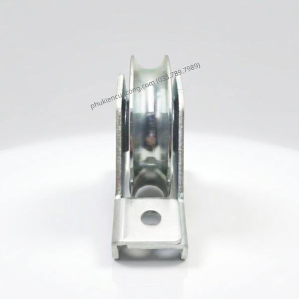 Bánh xe cổng trượt Ray U , đế gắn âm chất liệu thép mạ kẽm bạc đạn cao cấp, giúp cổng lùa vận hành êm ái, không gây tiếng ốn, chịu tải tốt và chống mài mòn hiệu quả, chuyên sử dụng cho cổng lùa