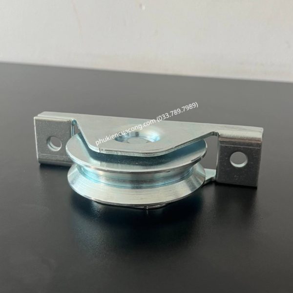 Bánh Xe Cổng Trượt Rãnh Y, D80, Đế Gắn Âm GateMint chất liệu thép mạ kẽm bạc đạn cao cấp, giúp cổng lùa vận hành êm ái, không gây tiếng ốn, chịu tải tốt và chống mài mòn hiệu quả, chuyên sử dụng cho cổng lùa
