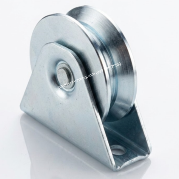 Bánh Xe Cổng Trượt Rãnh U D80 Đế Gắn Nổi GateMint chất liệu thép mạ kẽm bạc đạn cao cấp, giúp cổng lùa vận hành êm ái, không gây tiếng ốn, chịu tải tốt và chống mài mòn hiệu quả, chuyên sử dụng cho cổng lùa