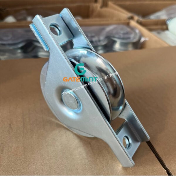 Bánh Xe Cổng Trượt Ray U D80 Đế Gắn Âm GateMint chất liệu thép mạ kẽm bạc đạn cao cấp, giúp cổng lùa vận hành êm ái, không gây tiếng ốn, chịu tải cao và chống mài mòn hiệu quả, chuyên sử dụng cho cổng lùa
