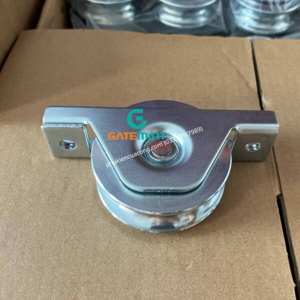 Bánh Xe Cổng Trượt Ray U D80 Đế Gắn Âm GateMint chất liệu thép mạ kẽm bạc đạn cao cấp, giúp cổng lùa vận hành êm ái, không gây tiếng ốn, chịu tải cao và chống mài mòn hiệu quả, chuyên sử dụng cho cổng lùa