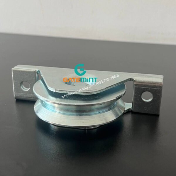 Bánh Xe Cổng Trượt Ray V, D80, Đế Gắn Âm GateMint chất liệu thép mạ kẽm bạc đạn cao cấp, giúp cổng lùa vận hành êm ái, không gây tiếng ốn, chịu tải cao và chống mài mòn hiệu quả, chuyên sử dụng cho cổng lùa
