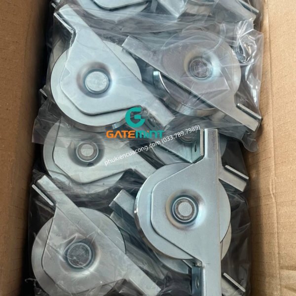 Bánh Xe Cổng Trượt Ray V, D80, Đế Gắn Âm GateMint chất liệu thép mạ kẽm bạc đạn cao cấp, giúp cổng lùa vận hành êm ái, không gây tiếng ốn, chịu tải cao và chống mài mòn hiệu quả, chuyên sử dụng cho cổng lùa