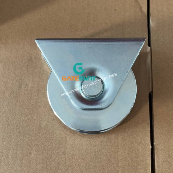 Bánh Xe Cổng Trượt Ray U D80 Đế Gắn Nổi GateMint chất liệu thép mạ kẽm bạc đạn cao cấp, giúp cổng lùa vận hành êm ái, không gây tiếng ốn, chịu tải cao và chống mài mòn hiệu quả, chuyên sử dụng cho cổng lùa