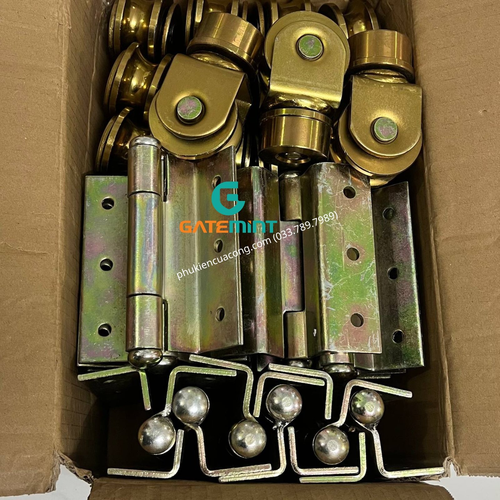 Bánh Xe Xoay 360 Độ Trượt Ray U, D60 thương hiệu GateMint được thiết kế chắc chắn với khả năng xoay linh hoạt, chịu tải cao giúp cổng trượt vận hành ổn định và giảm ma sát hiệu quả chuyên dụng cho cổng lùa cong