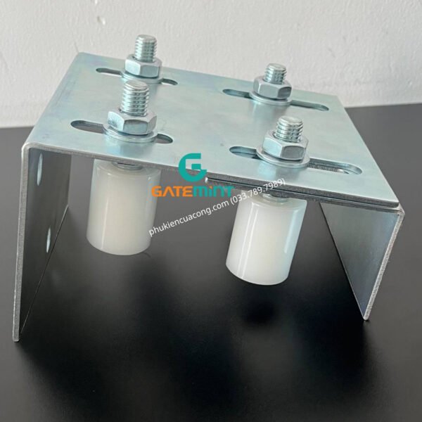 Bộ dẫn hướng cổng lùa 4 con lăn D30x40 Gatemint bằng thép mạ kẽm kết hợp con lăn chất liệu nilong cao cấp chống mài mòn giúp dẫn hướng cổng lùa vận hành ổn định, giảm rung lắc và chống mài mòn hiệu quả