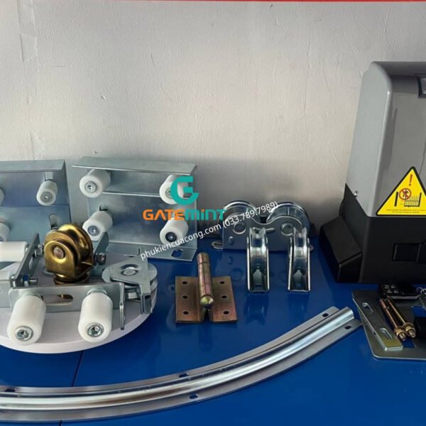 Đoạn Ray Cong chuyên dụng Cho Cổng Lùa Cong giúp dẫn hướng cổng lùa đúng hướng theo góc cong, giúp cổng chạy mượt mà không lo bị lệch hướng, bền bỉ theo theo thời gian