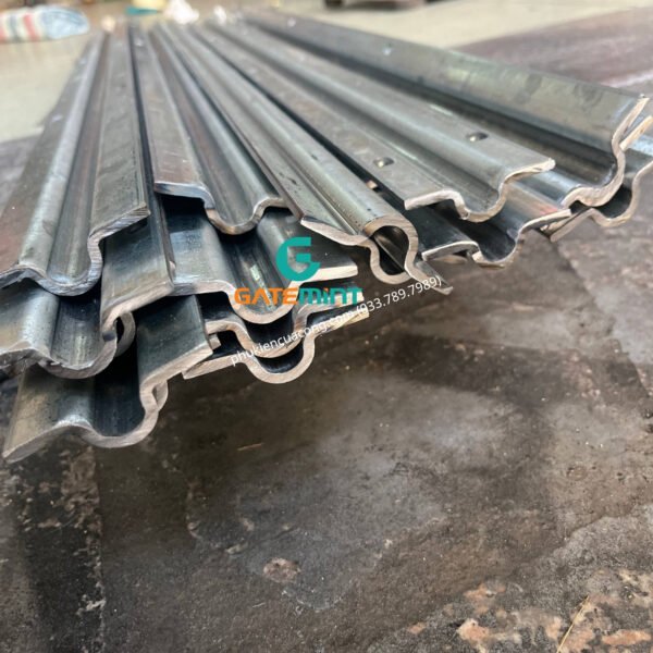 Ray U dày 3mm phi 21 chuyên dụng cho cổng lùa, thiết kế chắc chắn giúp cổng lùa êm ái và bền bỉ theo thời gian