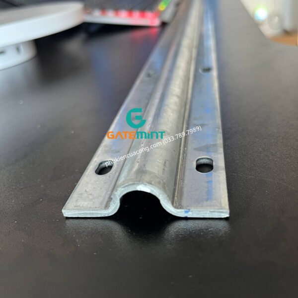 Ray U dày 3mm phi 21 chuyên dụng cho cổng lùa, thiết kế chắc chắn giúp cổng lùa êm ái và bền bỉ theo thời gian