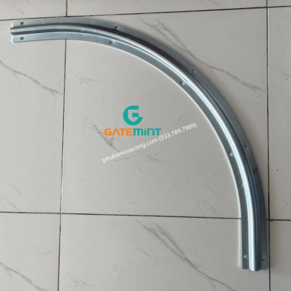 Đoạn Ray Cong chuyên dụng Cho Cổng Lùa Cong giúp dẫn hướng cổng lùa đúng hướng theo góc cong, giúp cổng chạy mượt mà không lo bị lệch hướng, bền bỉ theo theo thời gian