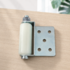 Con lăn dẫn hướng cổng kẹp 1 bên GateMint bằng thép mạ kẽm kết hợp con lăn chất liệu nilong cao cấp chống mài mòn giúp dẫn hướng cổng lùa vận hành ổn định, giảm rung lắc và chống mài mòn hiệu quả