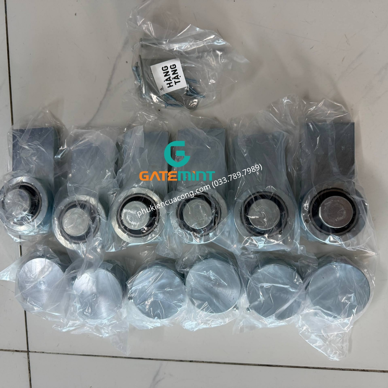 BẢN LỀ CỐI XOAY 360 ĐỘ VÒNG BI CÔN CHỊU TẢI CAO Gatemint vòng bi đũa chuyên dùng cho cổng mở cánh, xoay nhẹ êm, không giới hạn góc mở, giúp giảm tải cho cổng hiệu quả. Phù hợp với tất cả mẫu cổng mở cánh