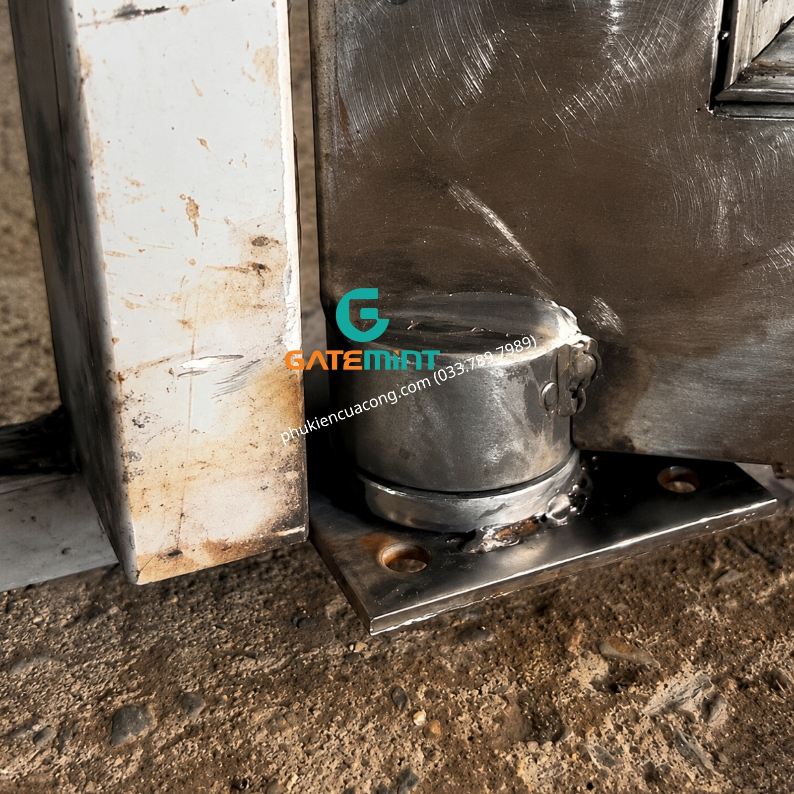 Bản Lề Cối Xoay 360 Độ Vòng Bi Côn Chịu Tải Cao Gatemint vòng bi đũa chuyên dùng cho cổng mở cánh, xoay nhẹ êm, không giới hạn góc mở, giúp giảm tải cho cổng hiệu quả. Phù hợp với tất cả mẫu cổng mở cánh