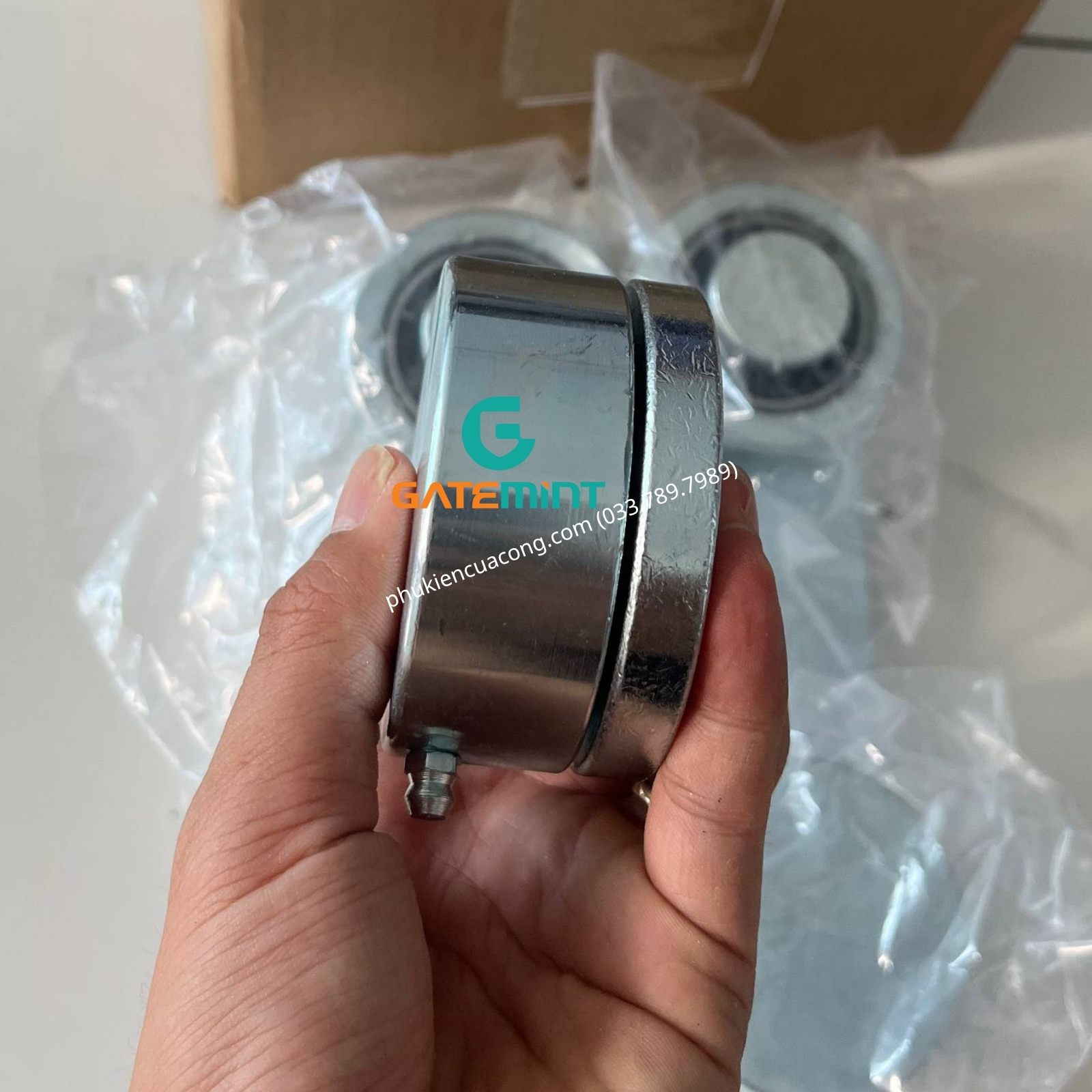 BẢN LỀ CỐI XOAY 360 ĐỘ VÒNG BI CÔN CHỊU TẢI CAO Gatemint vòng bi đũa chuyên dùng cho cổng mở cánh, xoay nhẹ êm, không giới hạn góc mở, giúp giảm tải cho cổng hiệu quả. Phù hợp với tất cả mẫu cổng mở cánh