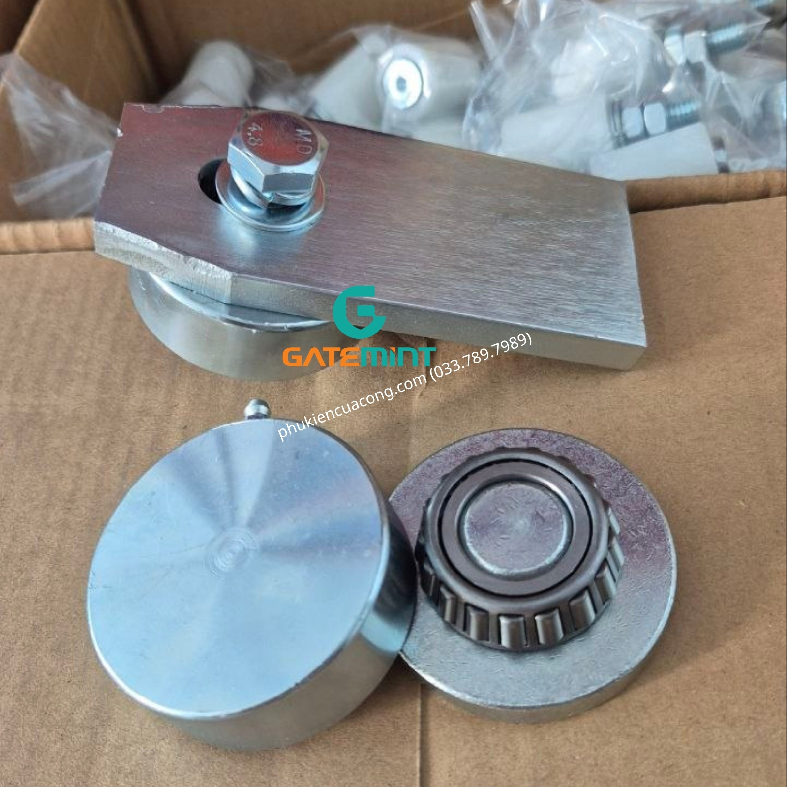 BẢN LỀ CỐI XOAY 360 ĐỘ VÒNG BI CÔN CHỊU TẢI CAO Gatemint vòng bi đũa chuyên dùng cho cổng mở cánh, xoay nhẹ êm, không giới hạn góc mở, giúp giảm tải cho cổng hiệu quả. Phù hợp với tất cả mẫu cổng mở cánh